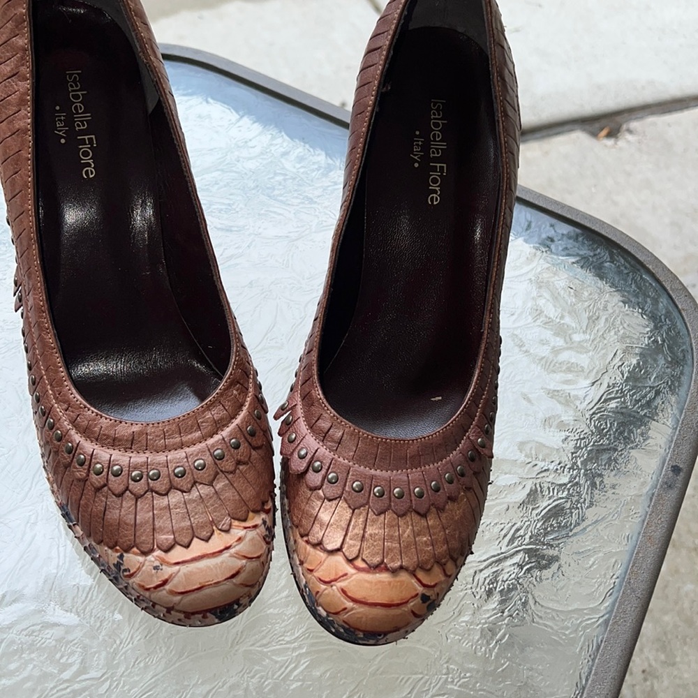 Women, Browns heels